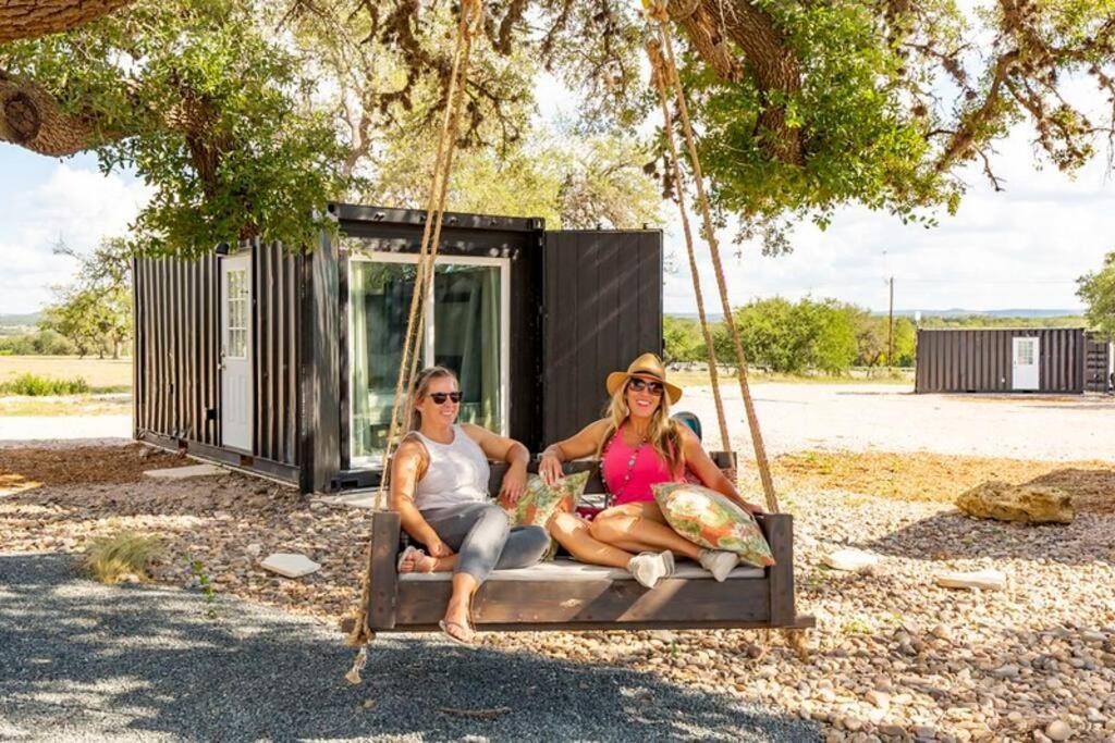 The Container Retreat @ 290 Wine Trail #10 Welcome Friends! Hye エクステリア 写真